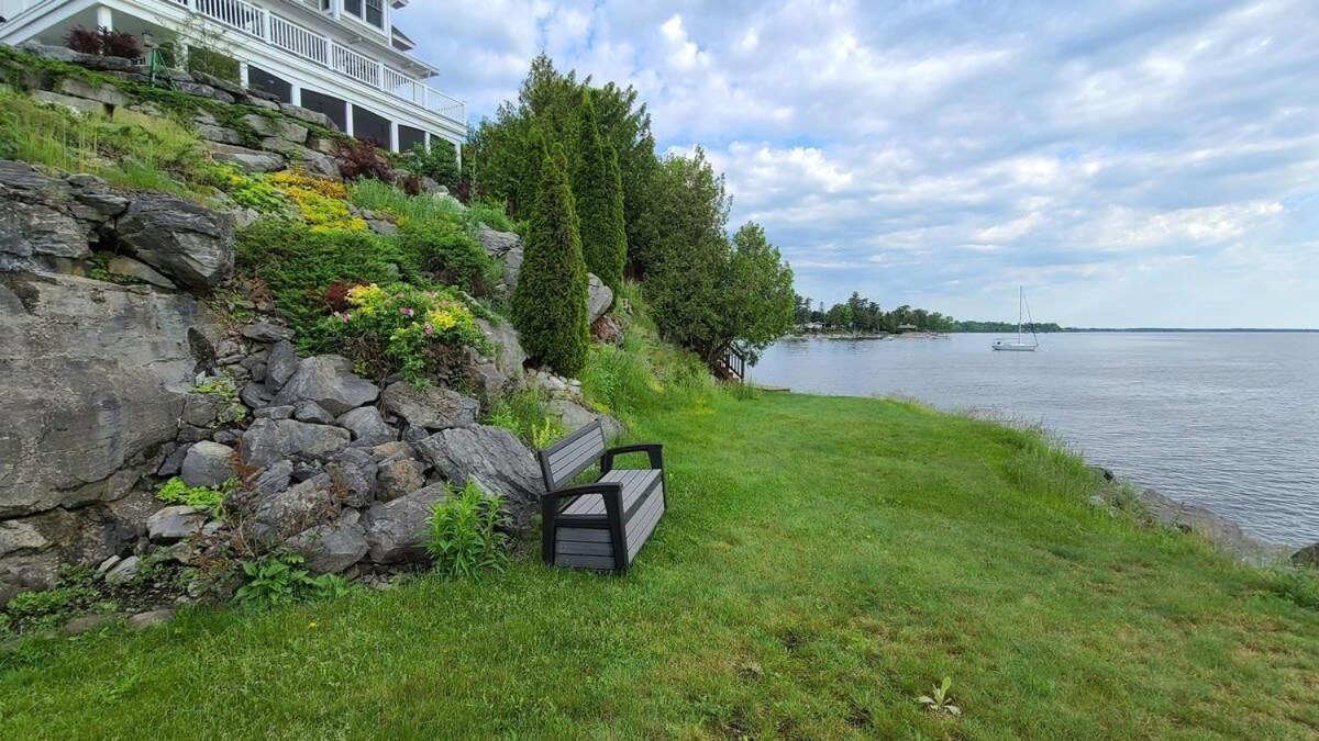 Loza House Adirondack Skydeck Unit Lake Front Plattsburgh Exterior photo